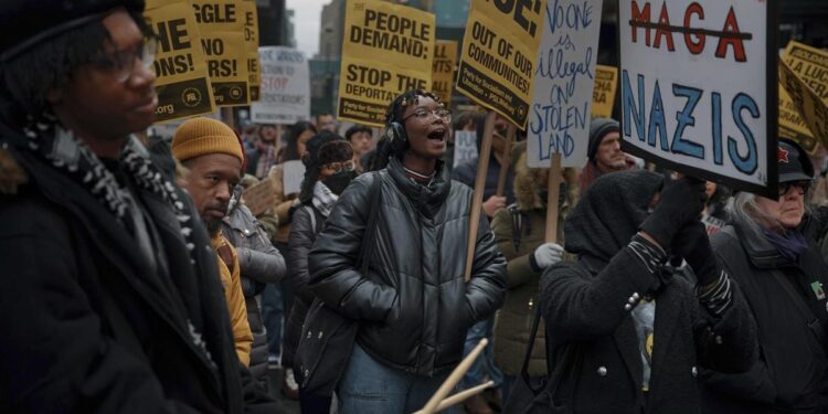 Miedo, ‘daños colaterales’ y resistencia: las redadas contra inmigrantes de Trump sacuden Nueva York