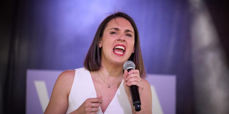 Irene Montero, ante el interrogatorio del juez a Mouliaá: ‘Exigir a las mujeres resistencia expresa es cultura de la violación’