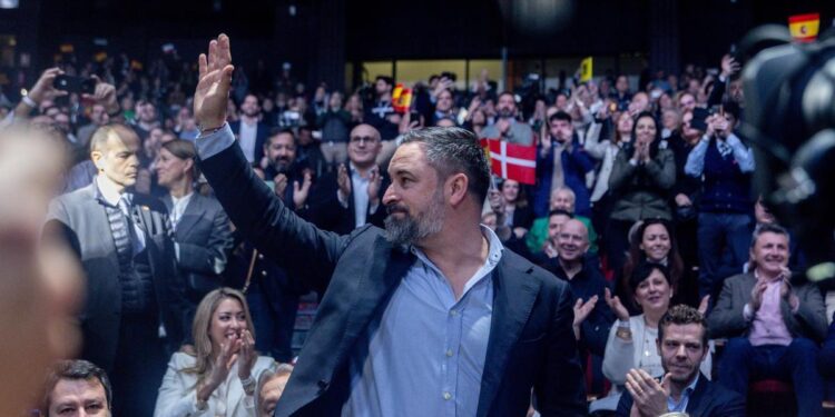 Abascal defiende a Trump en la cumbre de la ultraderecha en Madrid: ‘El gran arancel es el pacto verde’