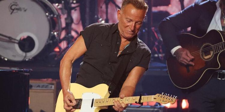 El grito de la música frente a la América de Trump: James Brown y Bruce Springsteen en la era del desencanto