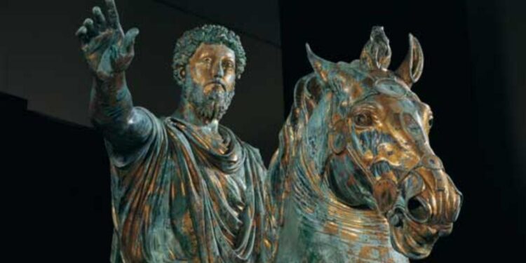 Marco Aurelio en el diván y Sócrates en la mesa de novedades: ¿por qué los clásicos grecolatinos han vuelto?