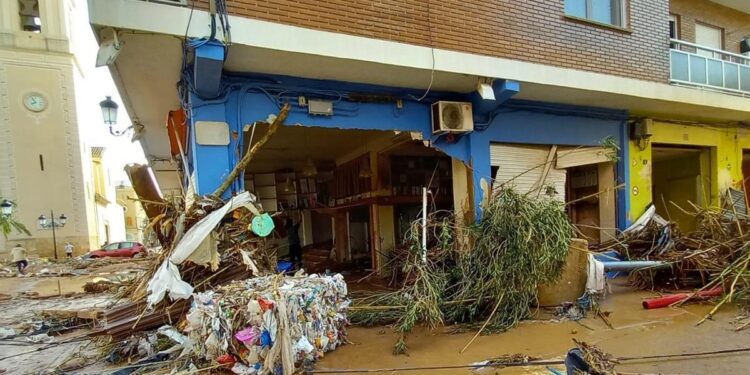 La literatura intenta renacer del fango