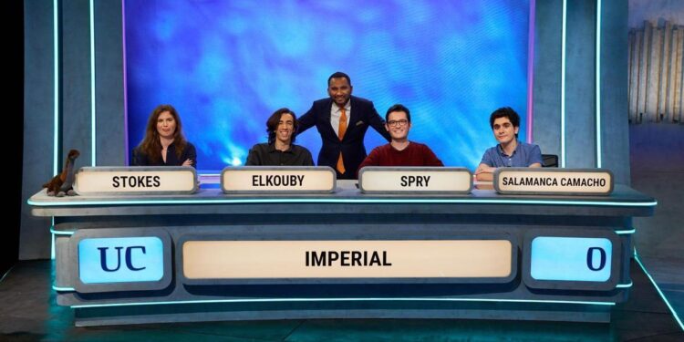 La hazaña de Jaime Salamanca, de estudiar en la Complutense a conquistar el ‘prime time’ de la BBC a base de ‘quizzes’: ‘A mi familia no le sorprende que lo haya conseguido’