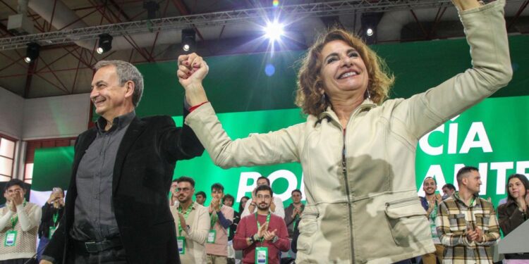 Montero espanta el derrotismo y arenga al PSOE-A: ‘Este partido está preparado para ganar’