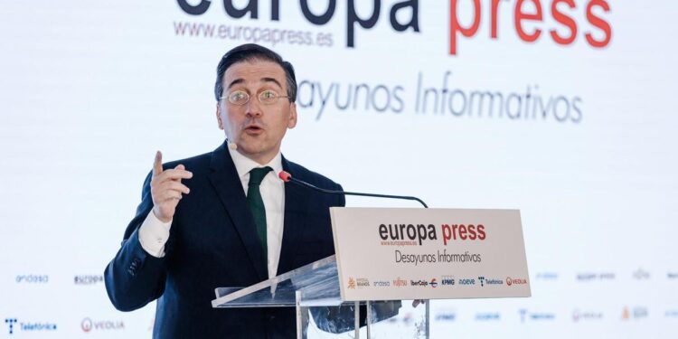 Albares advierte a EEUU ante la guerra arancelaria que la UE tiene ‘instrumentos para defenderse’