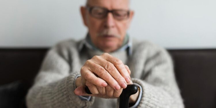 Síndrome de VEXAS: descubren una nueva enfermedad rara que afecta a los mayores de 50 años