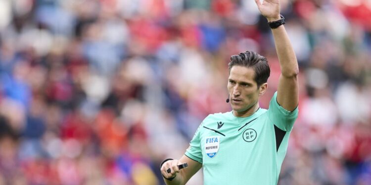 La RFEF considera que el árbitro Munuera Montero no ha incurrido en ninguna incompatibilidad con sus empresas