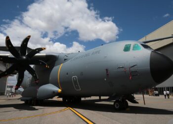 El Estado usa aviones militares en Canarias para derivar migrantes ante el repunte