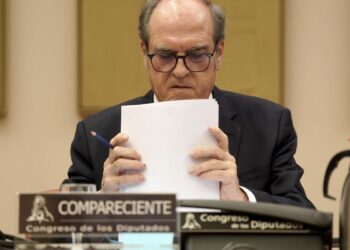 El 63% del alumnado gitano no termina la ESO y el Defensor del Pueblo quiere saber qué se hace para evitarlo