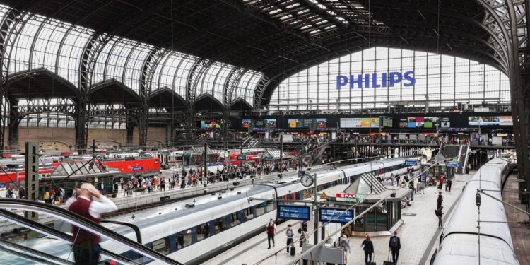 Un tren y un camión chocan en Alemania dejando al menos un muerto y 25 heridos