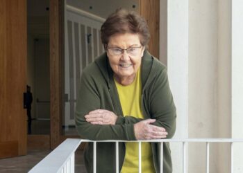 Adiós a Helga de Alvear, la galerista visionaria que quiso hacer del coleccionismo privado un patrimonio de todos