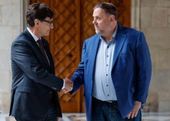 Illa y Junqueras se reúnen por primera vez y dan aire a la legislatura en Cataluña