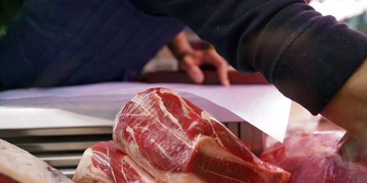 El consumo diario de carne roja aumenta el riesgo de demencia y deterioro cognitivo