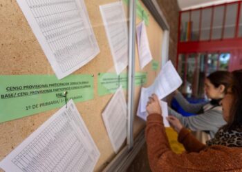 La consulta sobre el valenciano ‘rompe la paz’ y ‘enfrenta a las familias’ en la Comunidad Valenciana