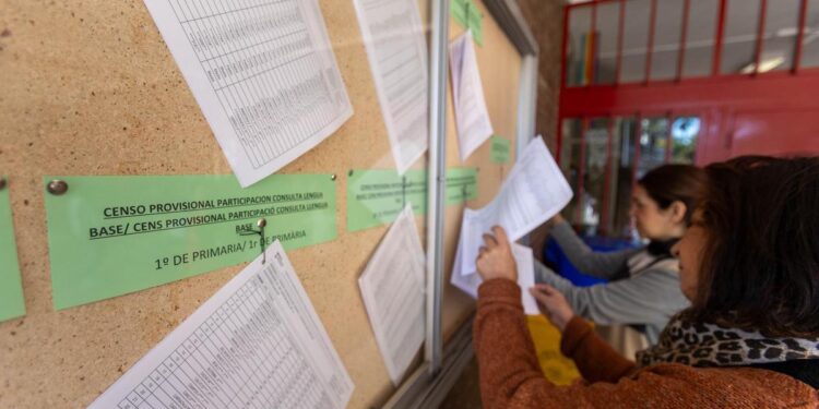 La consulta sobre el valenciano ‘rompe la paz’ y ‘enfrenta a las familias’ en la Comunidad Valenciana