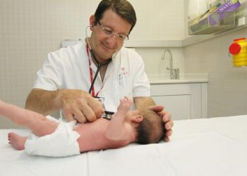 La falta de pediatras ‘se cronifica’: casi dos millones de niños no tienen un especialista asignado en su centro de salud