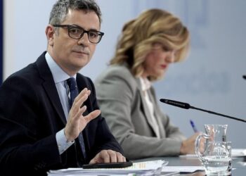 El PSOE se reúne con Junts en Bruselas pero no despeja la incógnita sobre la subida de las pensiones