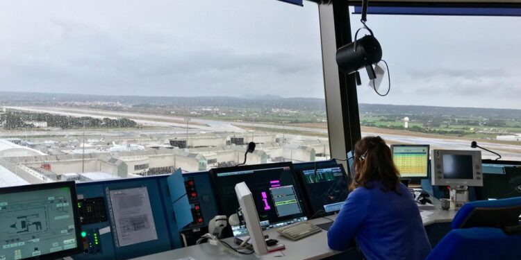 Denuncian que el aeropuerto de Palma puso en riesgo su seguridad aérea en plena DANA