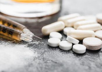 Drogas, sexo y desinhibición: ¿qué es el ‘chemsex’ y qué riesgos comporta?