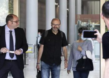 El juez procesa al hermano de Ximo Puig por estafa y falsedad