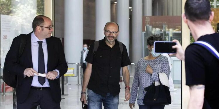 El juez procesa al hermano de Ximo Puig por estafa y falsedad