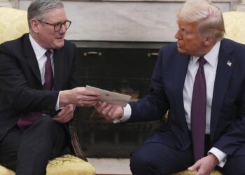 Trump y Starmer acercan posturas sobre las garantías de seguridad a Ucrania tras su reunión en la Casa Blanca