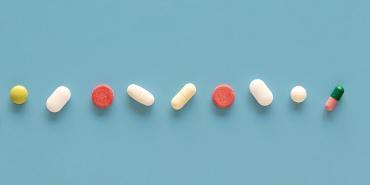 ¿Sabes qué alimentos pueden alterar la acción de algunos medicamentos, y no se deben mezclar?