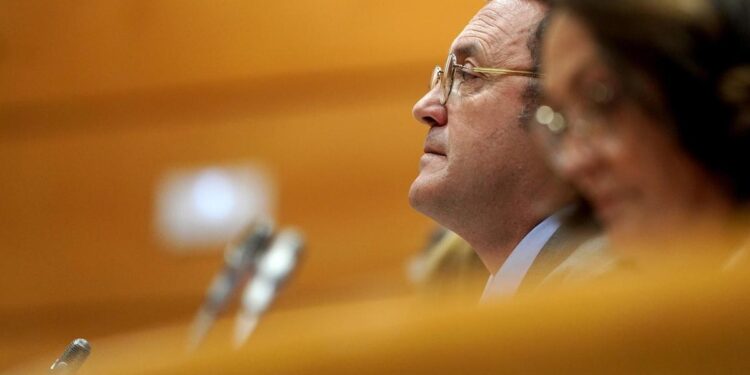 La UCO constata que el fiscal general recibió dos móviles desde la filtración de datos del novio de Ayuso y no entregó ninguno