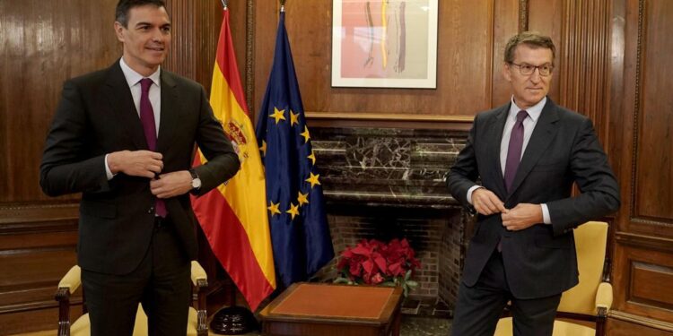 Sánchez y Feijóo se mantienen en la ruptura a pesar de la exigencia a España para participar en el rearme europeo