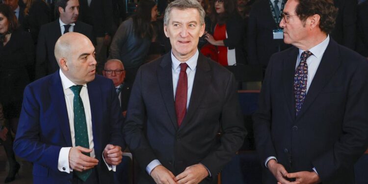 Feijóo propone que los autónomos hagan una declaración al año y no por trimestre como hasta ahora