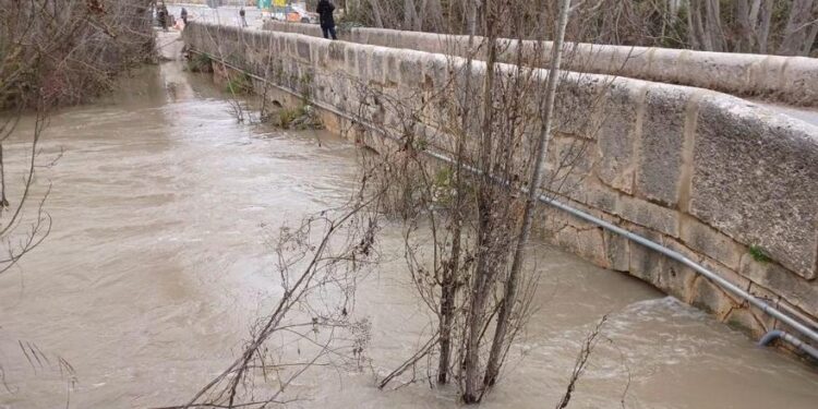 Las crecidas de los ríos continúan provocando estragos en Madrid: el Puente del Molino está en riesgo de colapso