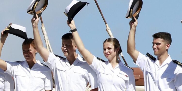 La princesa Leonor llega a Salvador de Bahía en la primera escala del buque ‘Elcano’ en América