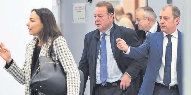 La defensa recurre la decisión de la jueza de investigar los contratos de los colaboradores de David Sánchez