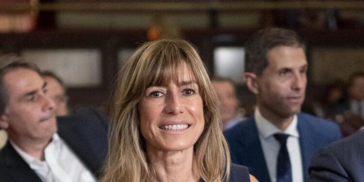 La investigación interna de la Complutense a Begoña Gómez deriva en acusaciones cruzadas sobre su “dudosa legalidad”