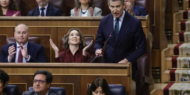 La defensa de Iberdrola y Endesa de las nucleares espolea la batalla política del PP contra el cierre de las centrales