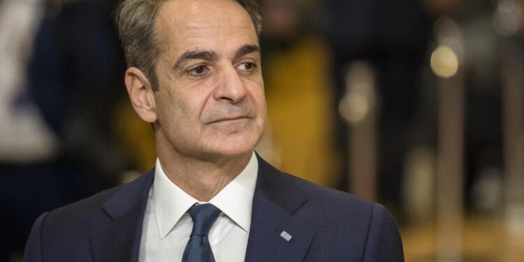 Los socialistas griegos anuncian una moción de censura contra el Gobierno de Mitsotakis