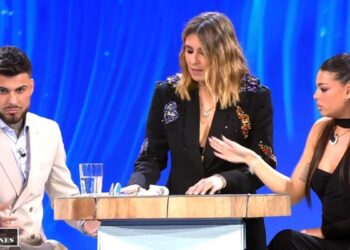 Sandra Barneda paraliza ‘El debate de las tentaciones’ tras unas acusaciones de malos tratos