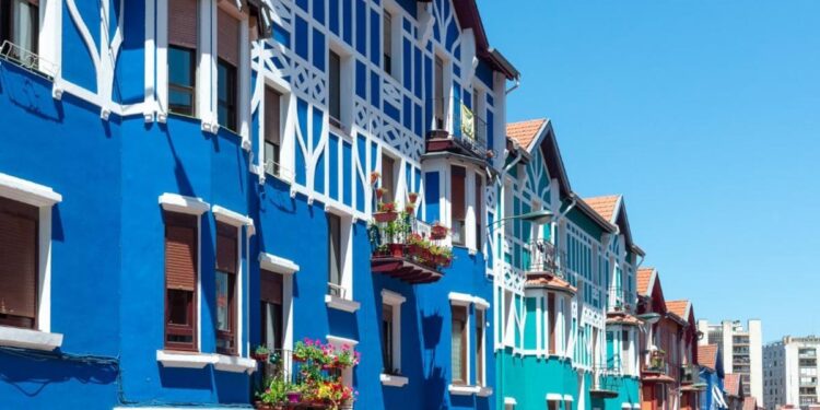 La ciudad de Europa con vuelos baratísimos desde Madrid para planear tu viaje de Semana Santa 2025