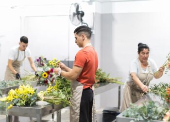 La floristería que saca a las personas sin hogar de la calle