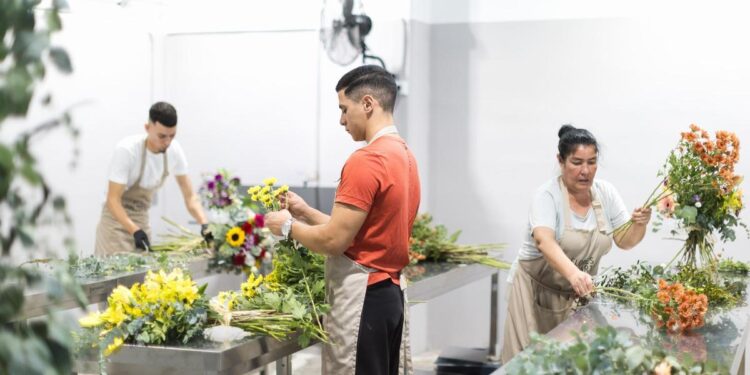 La floristería que saca a las personas sin hogar de la calle