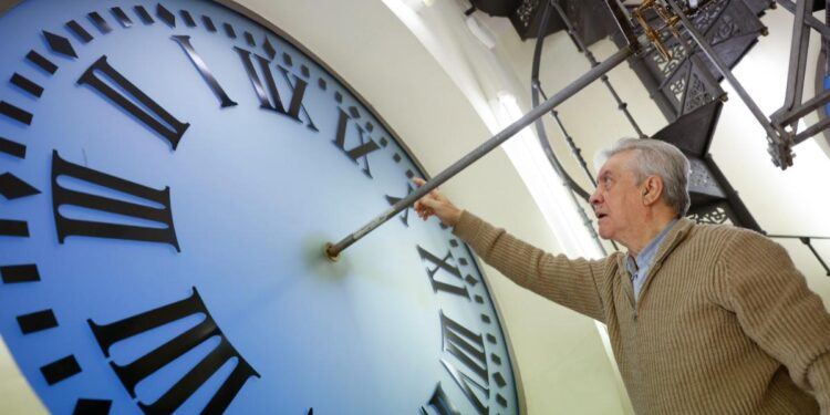 El reloj de la Puerta del Sol detendrá sus agujas por primera vez en 30 años: este es el motivo