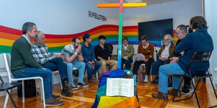 La Iglesia sale del armario a golpe de misas ‘queer’: ‘Tenemos una proporción descomunal de gente gay en el clero, pero hacen todo lo posible por ocultarlo’