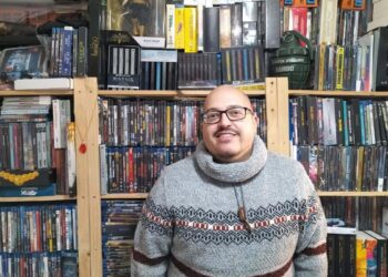 Las 30.128 películas de Christian Félix, el mayor coleccionista de cine en España que ya no sabe donde guardarlas: ‘Habrá algunas que no veré jamás en mi vida’