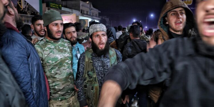 Casi 150 muertos en dos días de combates entre fuerzas sirias y grupos pro Al Asad