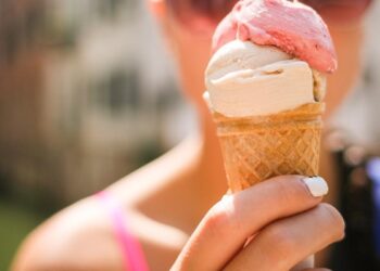 Un farmacéutico, contundente sobre lo que debemos tomar si nos duele la garganta: ‘Es la mejor solución’