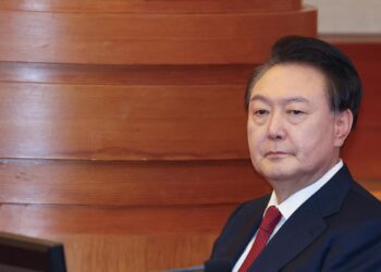 El presidente surcoreano Yoon, liberado tras aceptar un tribunal su solicitud