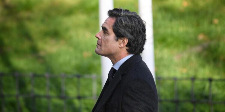 El juez del caso Begoña Gómez amenaza a Güemes con acusarle de falso testimonio en su declaración como imputado