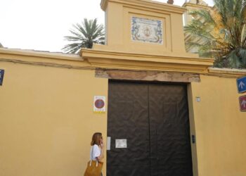 El arzobispado de Valencia suspende la actividad del centro dirigido por el profesor de las terapias de conversión