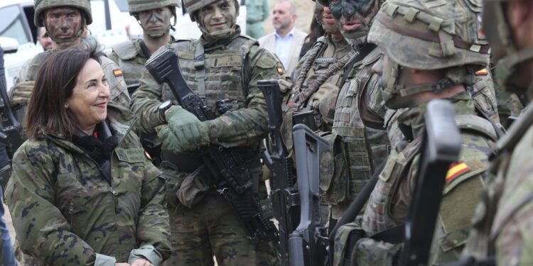 El Gobierno confía en una solución europea para esquivar sus dificultades al elevar el gasto en defensa