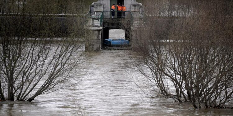 Madrid mantiene especial vigilancia sobre el Manzanares y el Jarama ante las lluvias previstas a partir de la tarde